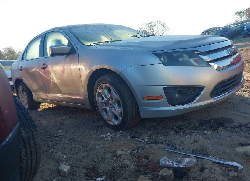 2011 Ford Fusion SE (VIN 3FAHP0HG8BR109623) main photo