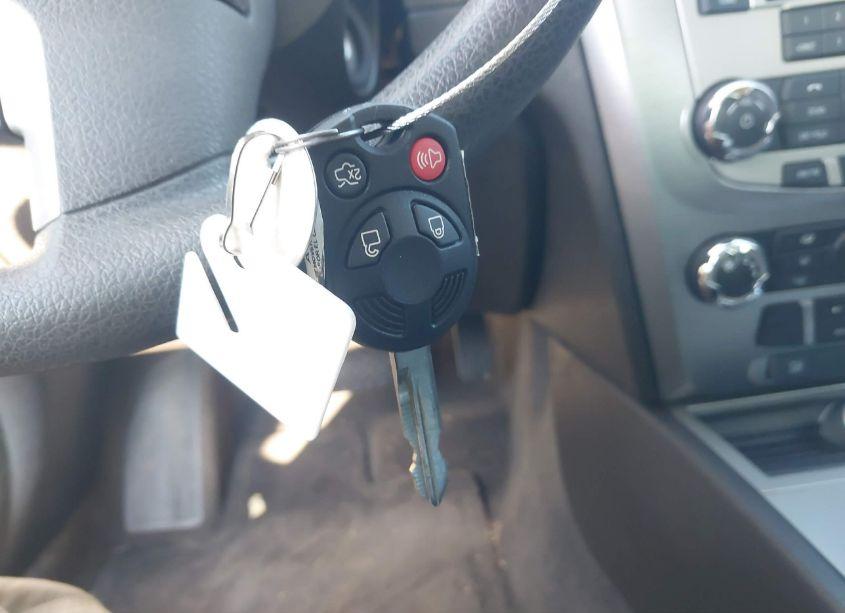 Photo 11 of 2011 Ford Fusion SE (VIN 3FAHP0HG8BR109623)