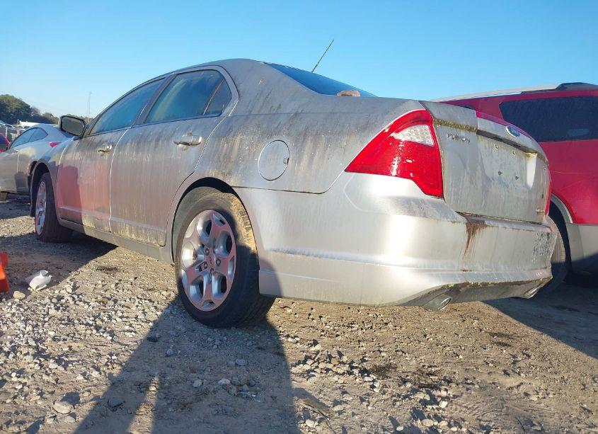 Photo 3 of 2011 Ford Fusion SE (VIN 3FAHP0HG8BR109623)