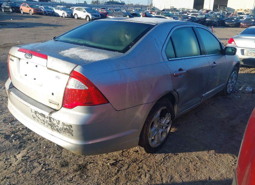 Photo 4 of 2011 Ford Fusion SE (VIN 3FAHP0HG8BR109623)