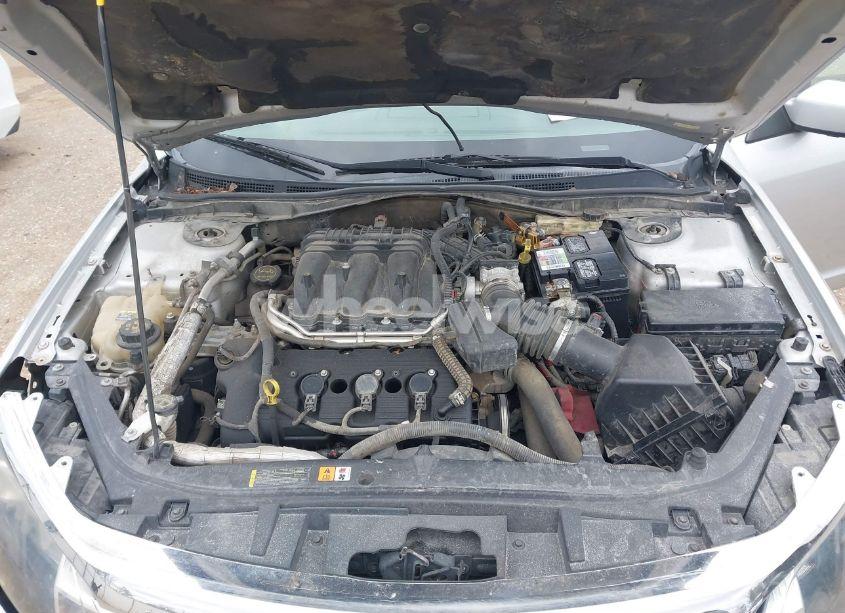 Photo 10 of 2011 Ford Fusion SE (VIN 3FAHP0HG8BR122324)