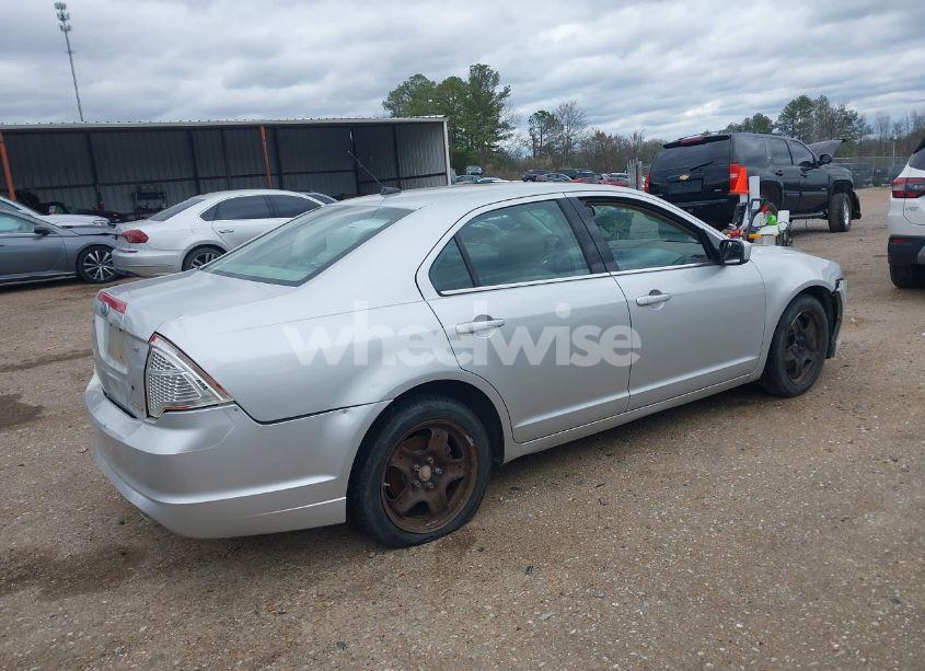 Photo 4 of 2011 Ford Fusion SE (VIN 3FAHP0HG8BR122324)