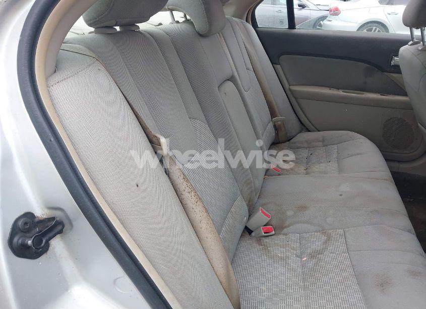 Photo 8 of 2011 Ford Fusion SE (VIN 3FAHP0HG8BR122324)