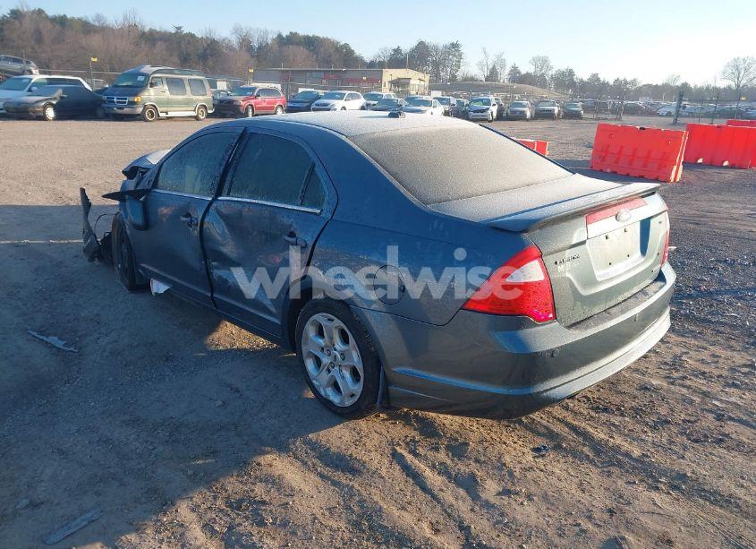 Photo 3 of 2011 Ford Fusion SE (VIN 3FAHP0HG8BR206448)