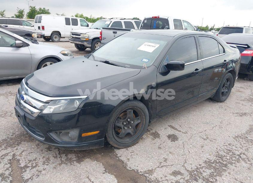 Photo 2 of 2011 Ford Fusion SE (VIN 3FAHP0HG8BR291761)