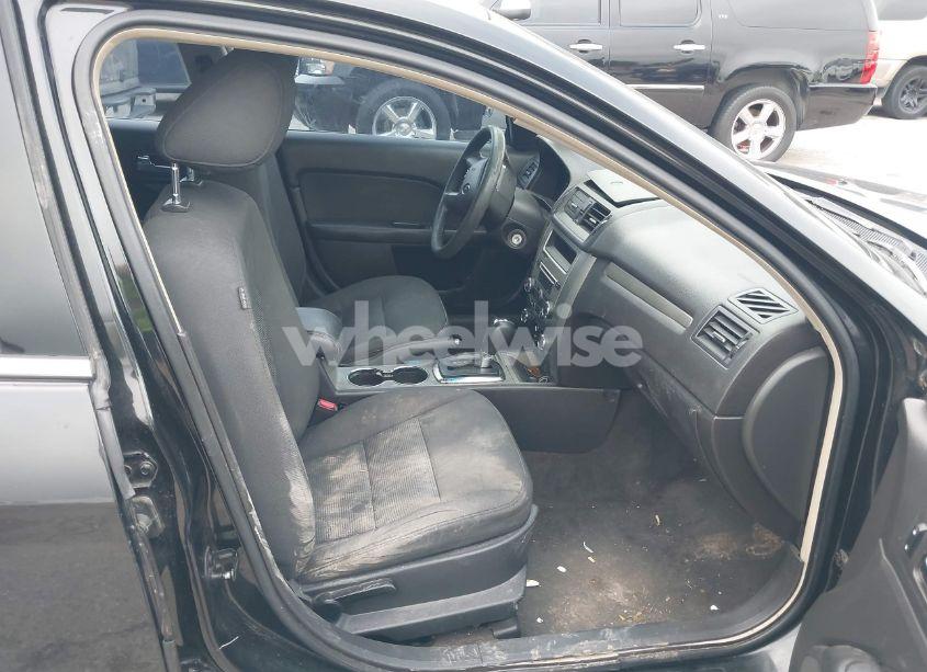 Photo 5 of 2011 Ford Fusion SE (VIN 3FAHP0HG8BR291761)