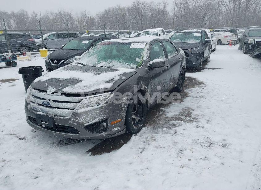 Photo 2 of 2011 Ford Fusion SE (VIN 3FAHP0HG8BR298516)