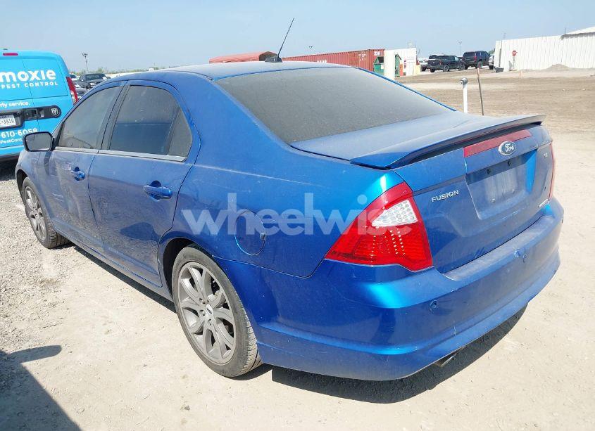 Photo 3 of 2011 Ford Fusion SE (VIN 3FAHP0HG8BR302810)