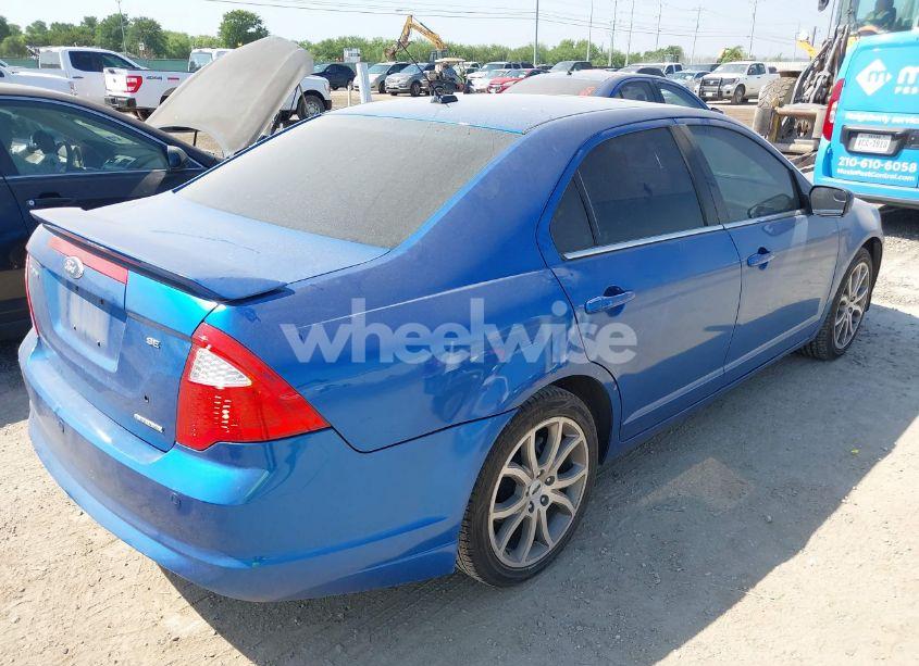 Photo 4 of 2011 Ford Fusion SE (VIN 3FAHP0HG8BR302810)