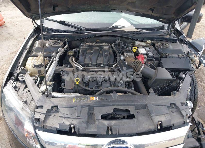 Photo 10 of 2011 Ford Fusion SE (VIN 3FAHP0HG8BR308624)