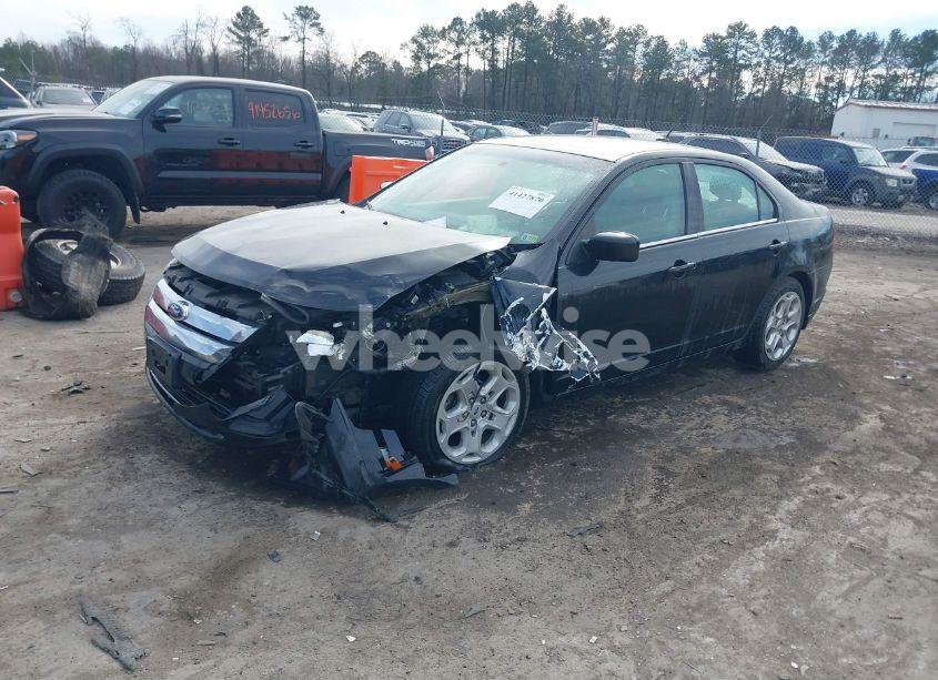 Photo 2 of 2011 Ford Fusion SE (VIN 3FAHP0HG8BR308624)