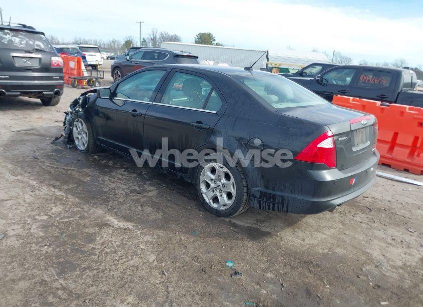 Photo 3 of 2011 Ford Fusion SE (VIN 3FAHP0HG8BR308624)