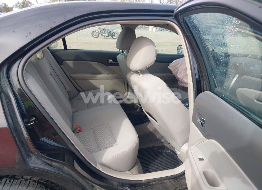 Photo 8 of 2011 Ford Fusion SE (VIN 3FAHP0HG8BR308624)