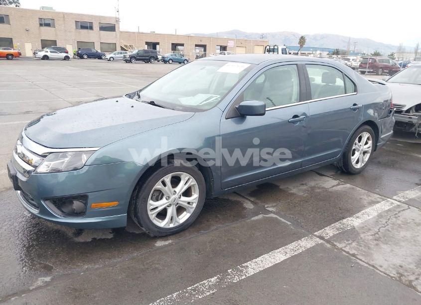Photo 2 of 2012 Ford Fusion SE (VIN 3FAHP0HG8CR320547)