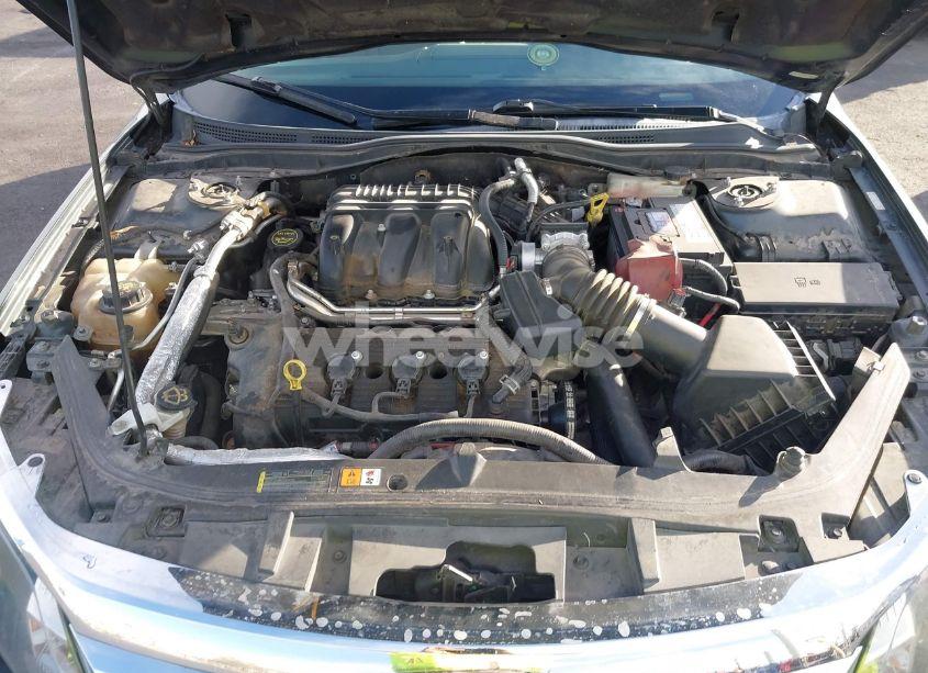 Photo 10 of 2010 Ford Fusion SE (VIN 3FAHP0HG9AR190985)