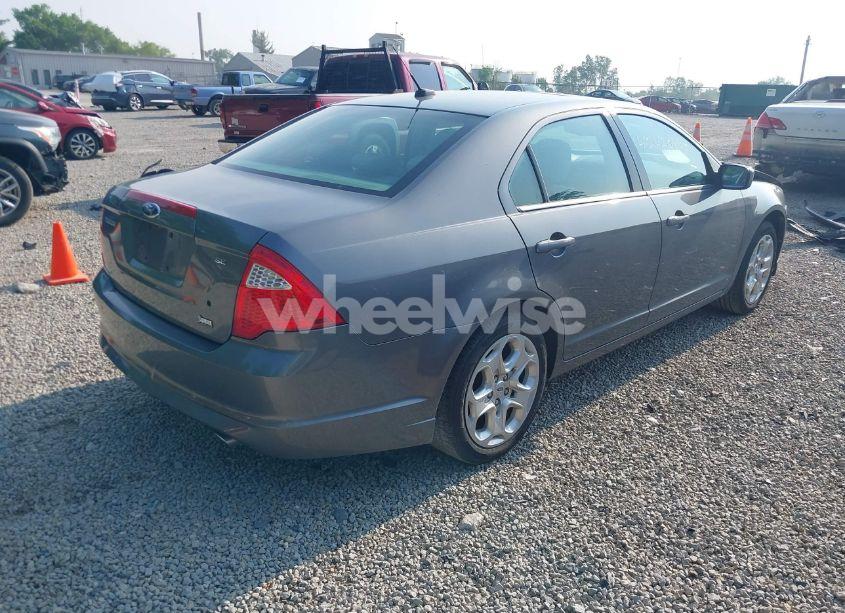 Photo 4 of 2010 Ford Fusion SE (VIN 3FAHP0HG9AR198830)