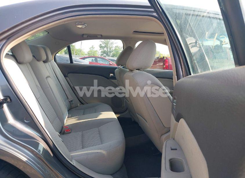 Photo 8 of 2010 Ford Fusion SE (VIN 3FAHP0HG9AR198830)