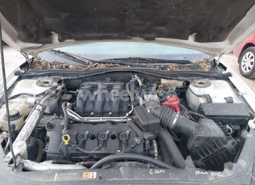 Photo 10 of 2010 Ford Fusion SE (VIN 3FAHP0HG9AR208692)