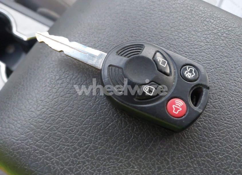 Photo 11 of 2010 Ford Fusion SE (VIN 3FAHP0HG9AR208692)