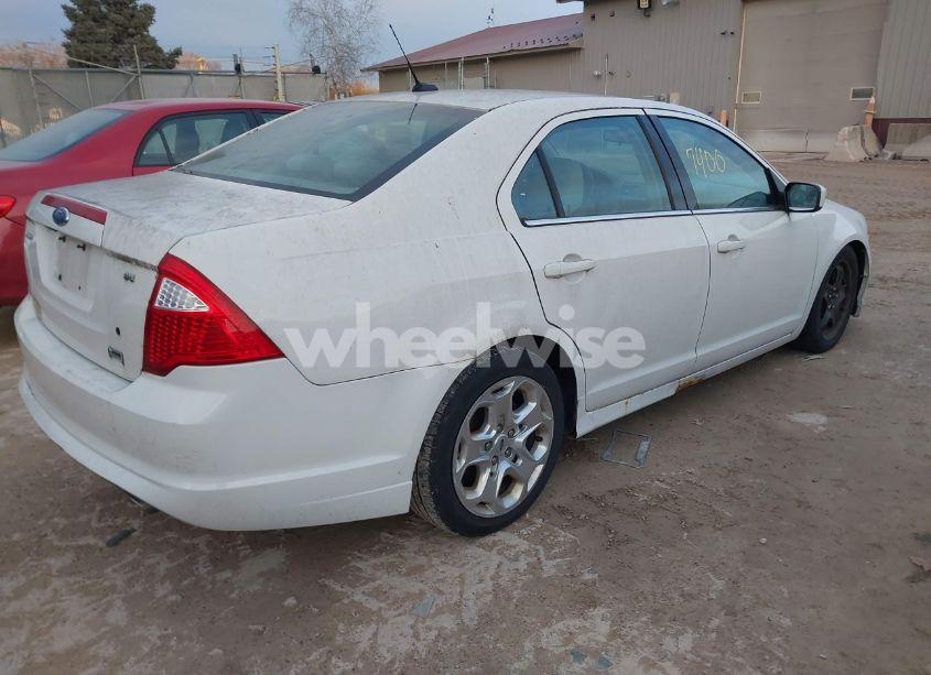 Photo 4 of 2010 Ford Fusion SE (VIN 3FAHP0HG9AR208692)