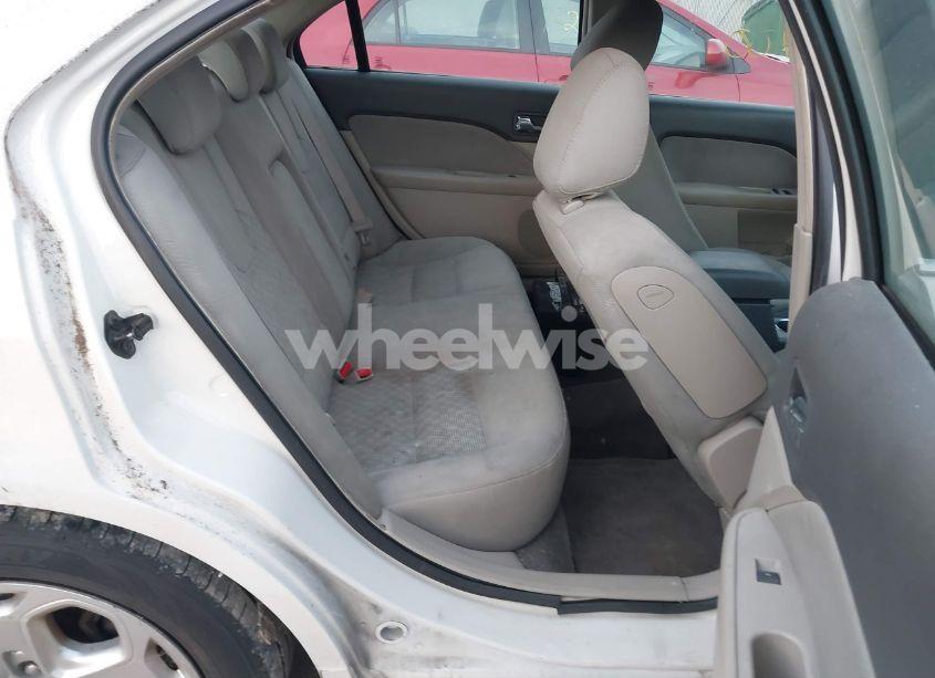 Photo 8 of 2010 Ford Fusion SE (VIN 3FAHP0HG9AR208692)