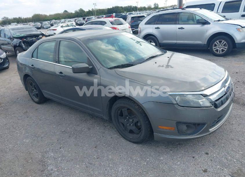 2010 Ford Fusion SE (VIN 3FAHP0HG9AR314804) main photo