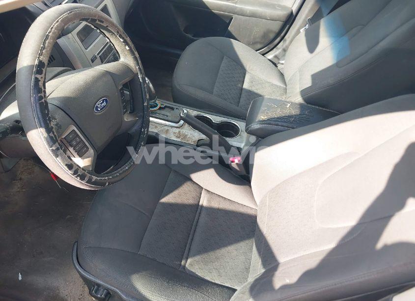 Photo 17 of 2010 Ford Fusion SE (VIN 3FAHP0HG9AR314804)