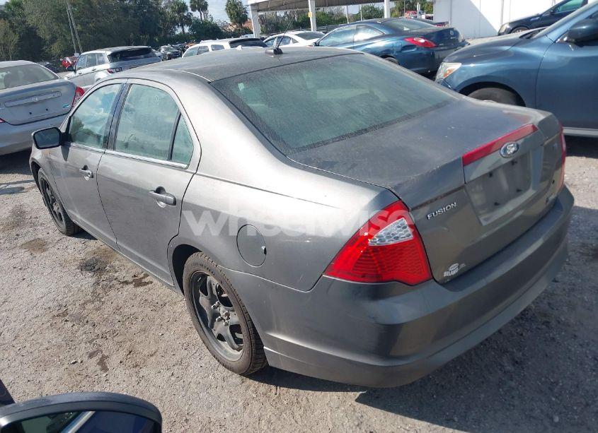 Photo 3 of 2010 Ford Fusion SE (VIN 3FAHP0HG9AR314804)