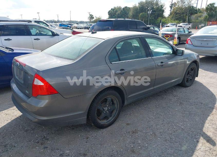 Photo 4 of 2010 Ford Fusion SE (VIN 3FAHP0HG9AR314804)