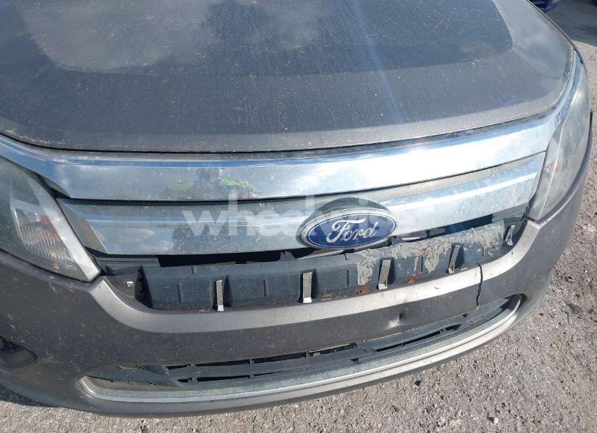 Photo 6 of 2010 Ford Fusion SE (VIN 3FAHP0HG9AR314804)