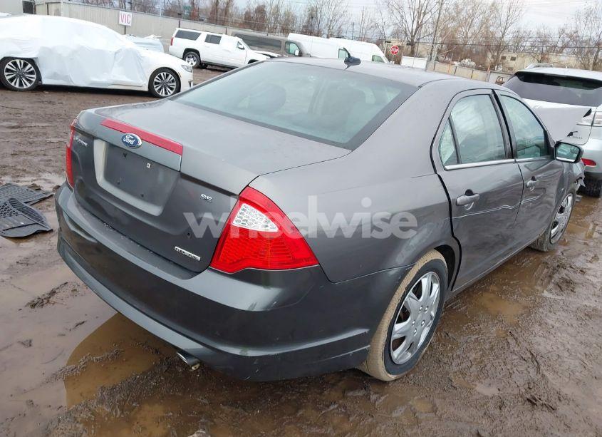 Photo 4 of 2011 Ford Fusion SE (VIN 3FAHP0HG9BR286990)