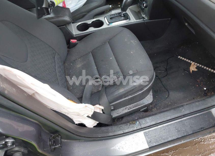 Photo 5 of 2011 Ford Fusion SE (VIN 3FAHP0HG9BR286990)