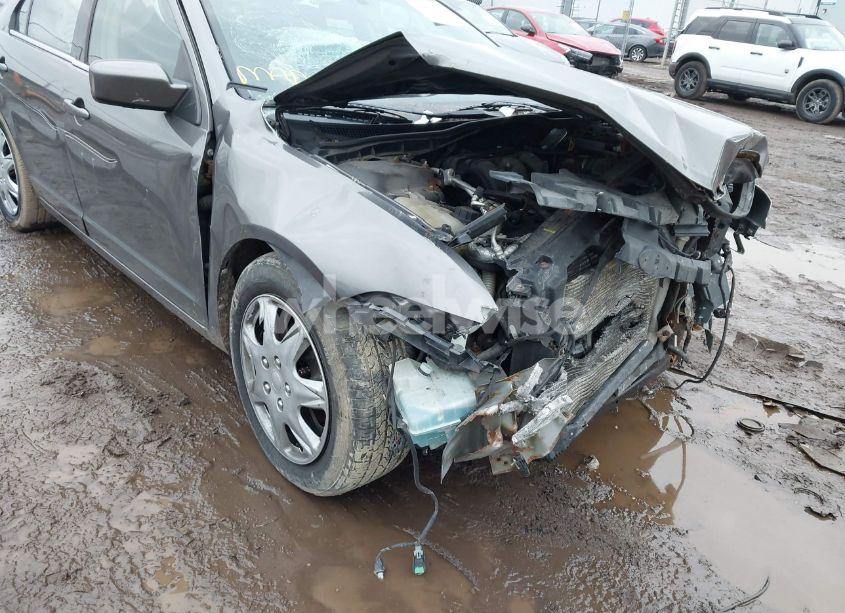 Photo 6 of 2011 Ford Fusion SE (VIN 3FAHP0HG9BR286990)