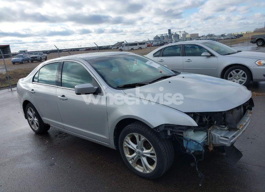 2012 Ford Fusion SE (VIN 3FAHP0HG9CR119885) main photo