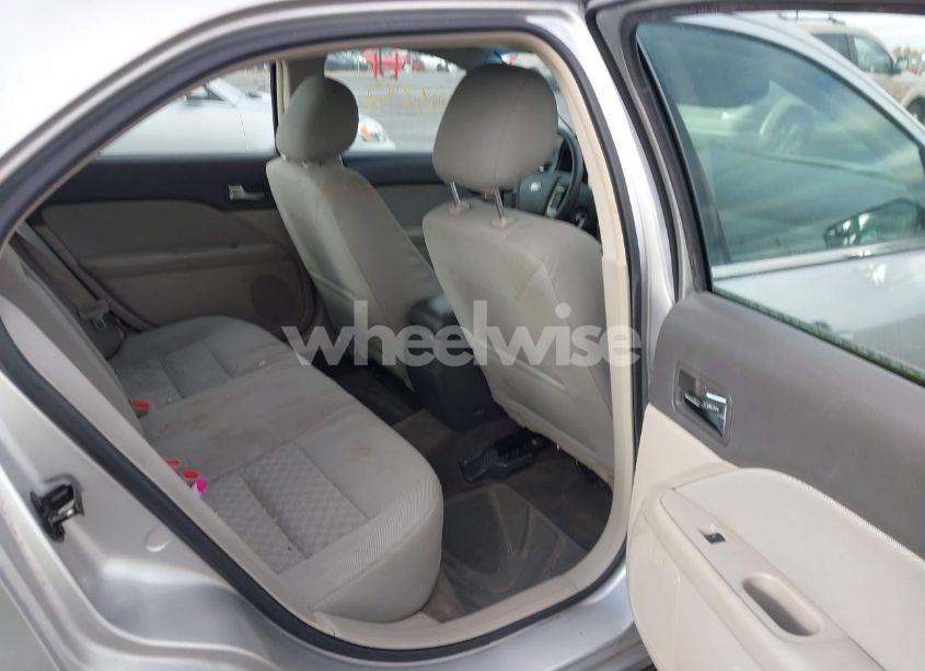 Photo 8 of 2012 Ford Fusion SE (VIN 3FAHP0HG9CR119885)