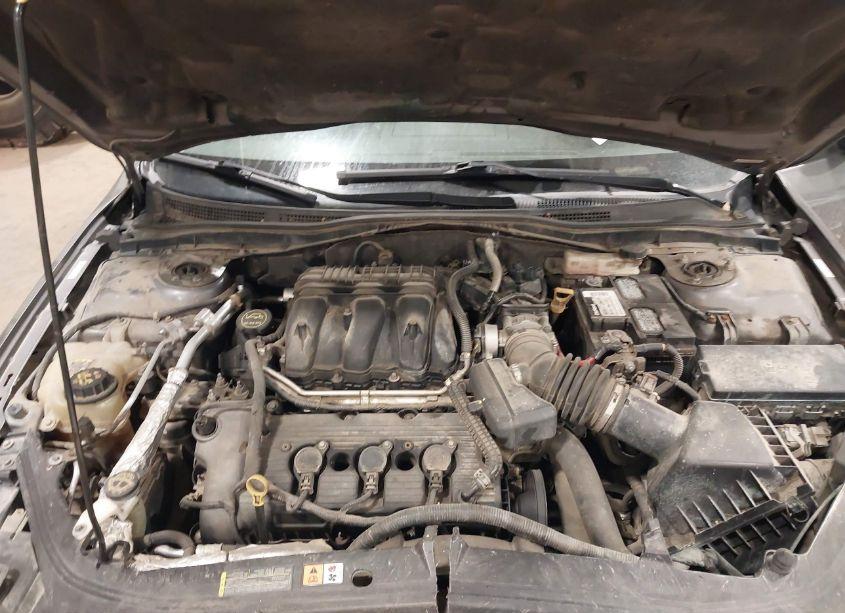 Photo 10 of 2010 Ford Fusion SE (VIN 3FAHP0HGXAR144937)