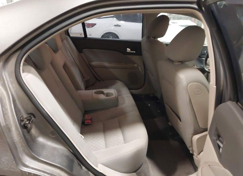 Photo 8 of 2010 Ford Fusion SE (VIN 3FAHP0HGXAR144937)