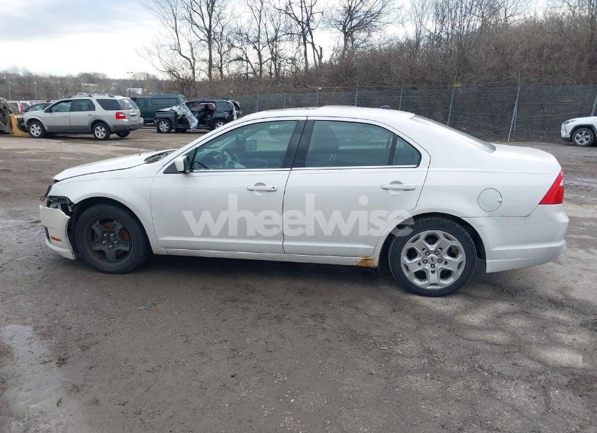 Photo 15 of 2010 Ford Fusion SE (VIN 3FAHP0HGXAR178313)