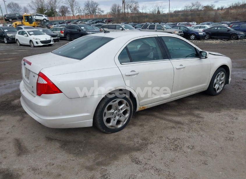 Photo 4 of 2010 Ford Fusion SE (VIN 3FAHP0HGXAR178313)