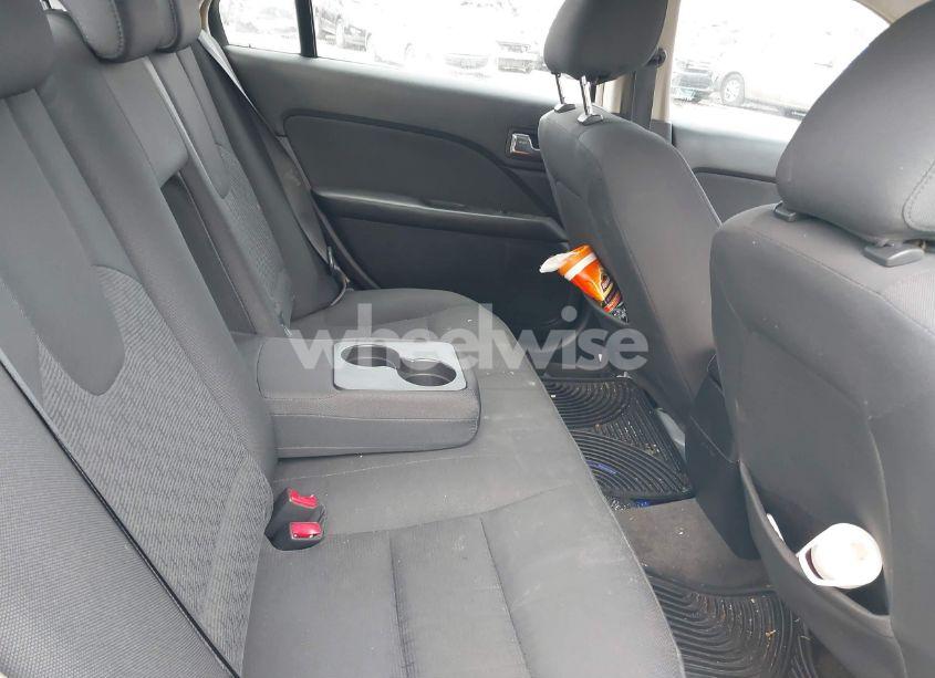 Photo 8 of 2010 Ford Fusion SE (VIN 3FAHP0HGXAR178313)