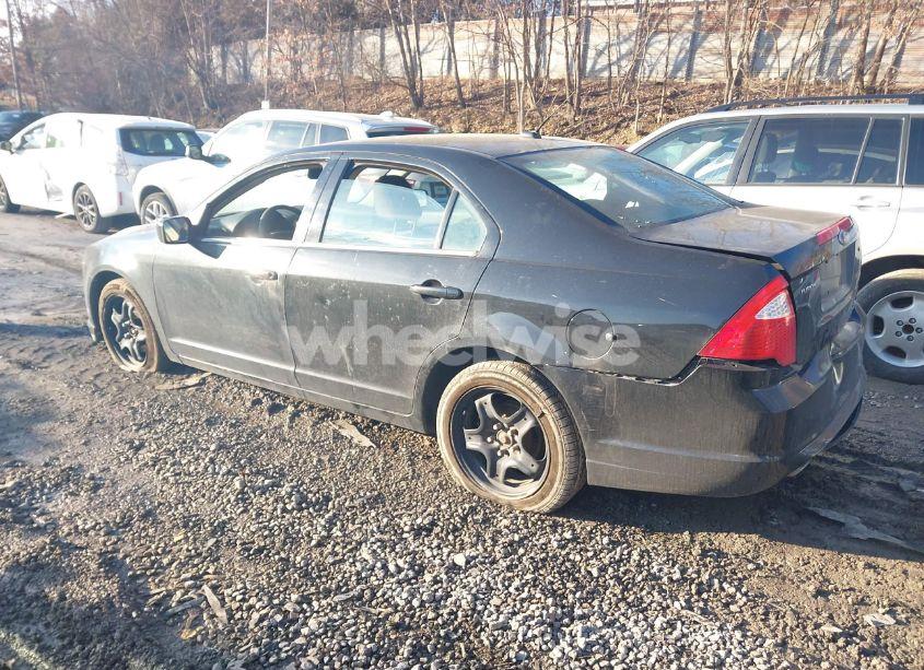 Photo 3 of 2010 Ford Fusion SE (VIN 3FAHP0HGXAR331563)