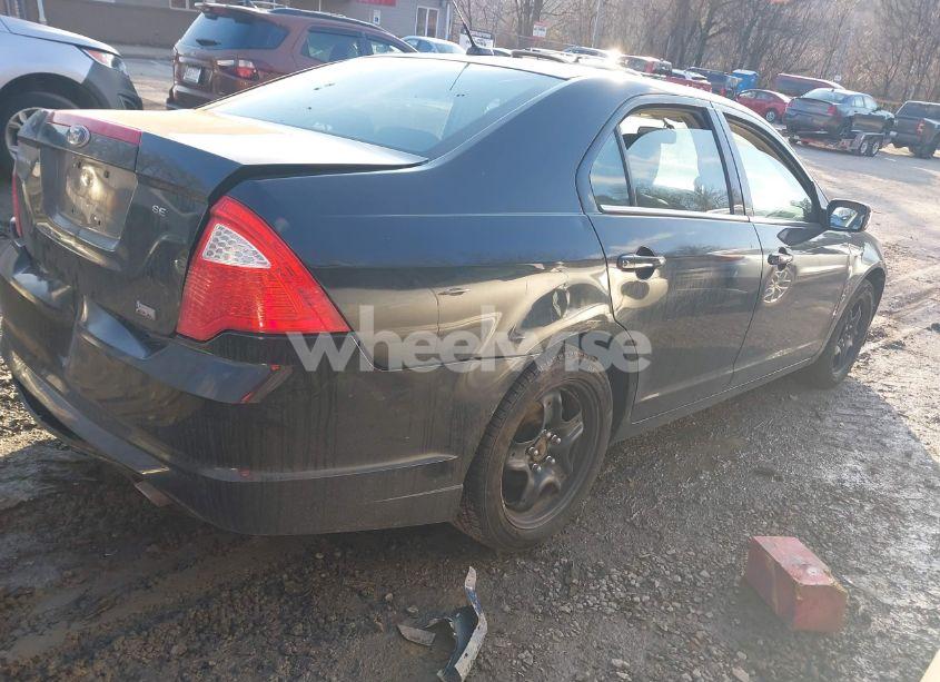 Photo 4 of 2010 Ford Fusion SE (VIN 3FAHP0HGXAR331563)