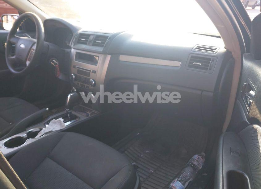 Photo 5 of 2010 Ford Fusion SE (VIN 3FAHP0HGXAR331563)