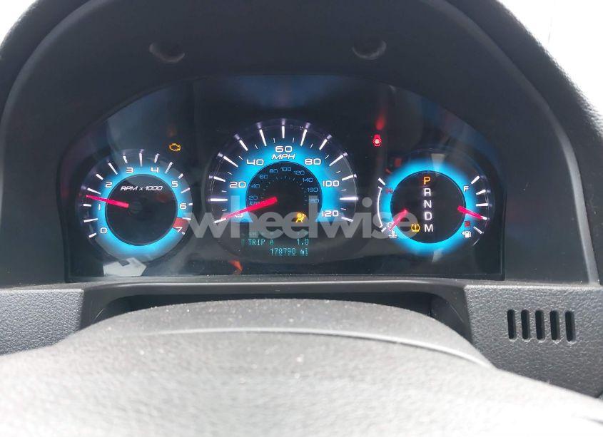 Photo 7 of 2010 Ford Fusion SE (VIN 3FAHP0HGXAR380701)