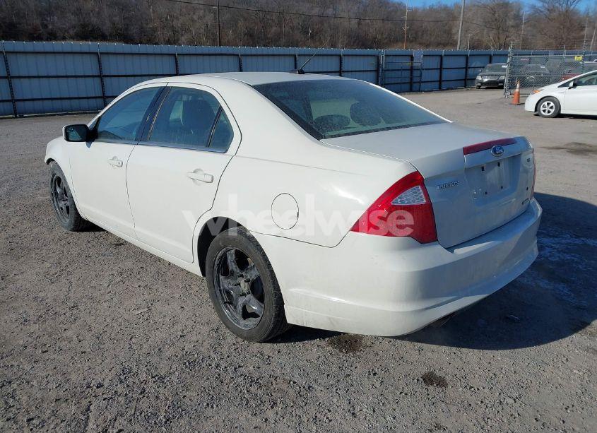 Photo 3 of 2011 Ford Fusion SE (VIN 3FAHP0HGXBR167958)