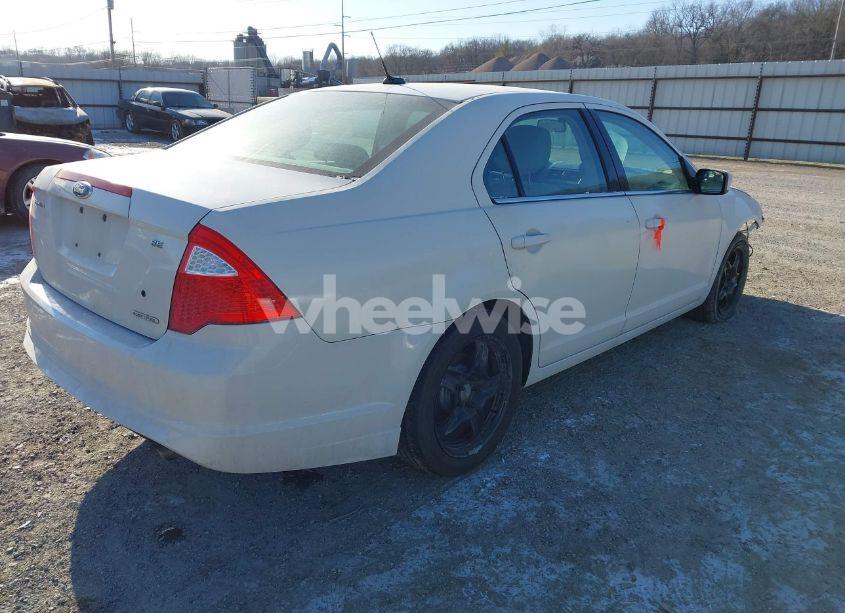 Photo 4 of 2011 Ford Fusion SE (VIN 3FAHP0HGXBR167958)
