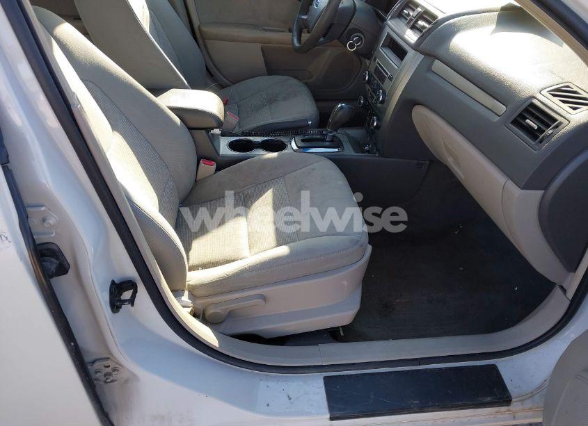 Photo 5 of 2011 Ford Fusion SE (VIN 3FAHP0HGXBR167958)