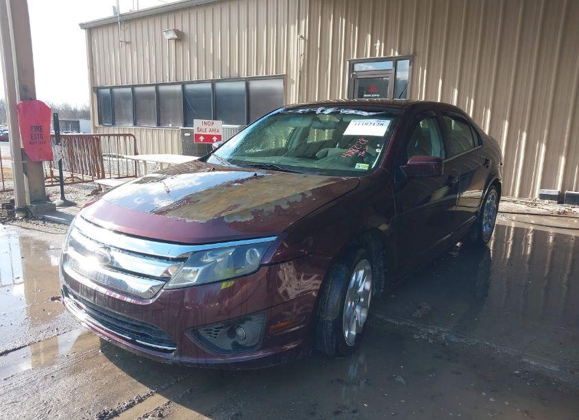 Photo 2 of 2011 Ford Fusion SE (VIN 3FAHP0HGXBR245719)