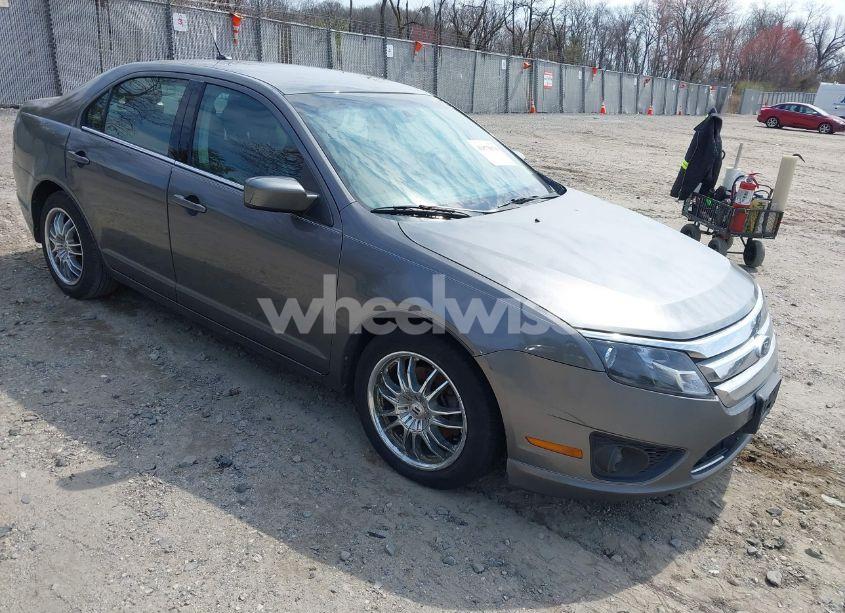 2012 Ford Fusion SE (VIN 3FAHP0HGXCR160364) main photo