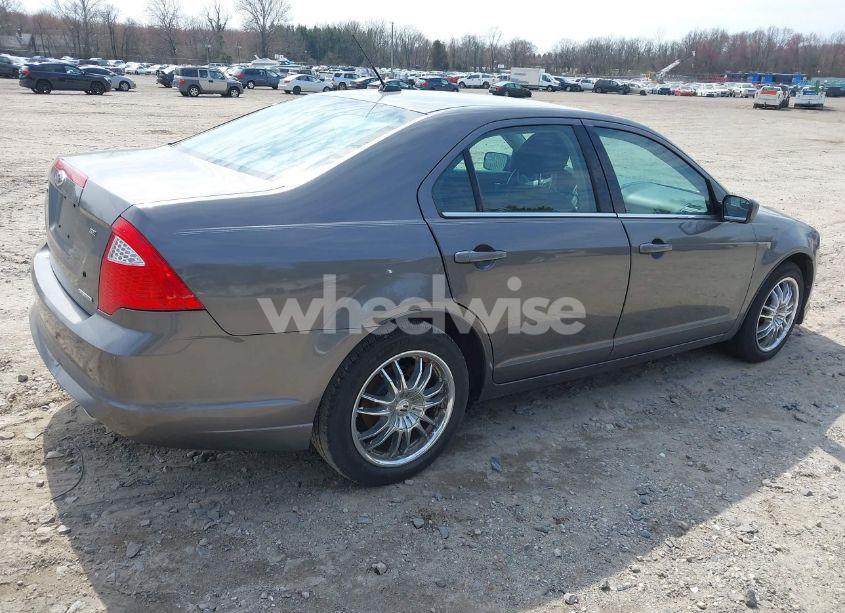 Photo 4 of 2012 Ford Fusion SE (VIN 3FAHP0HGXCR160364)